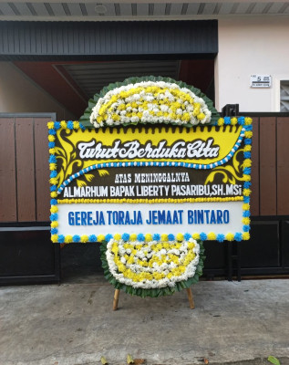 Papan Bunga Duka di Rongkop
